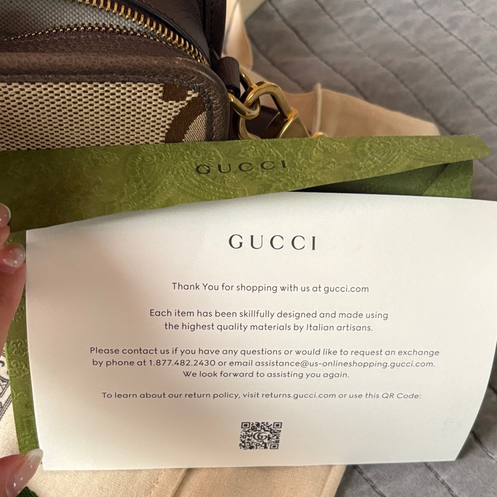 Gucci Tan and Brown GG Canvas Shoulder bag/ crossbody due to adjustable strap. - Picture 3 of 7